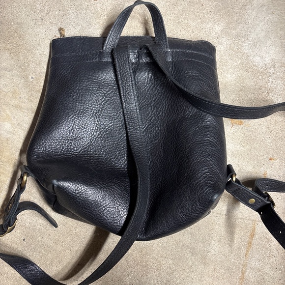 Portland Leather black backpack - Picture 2 of 4